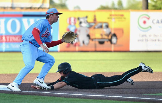 Y’alls get it going for a capacity crowd that loved what it saw during Tuesday’s home opener